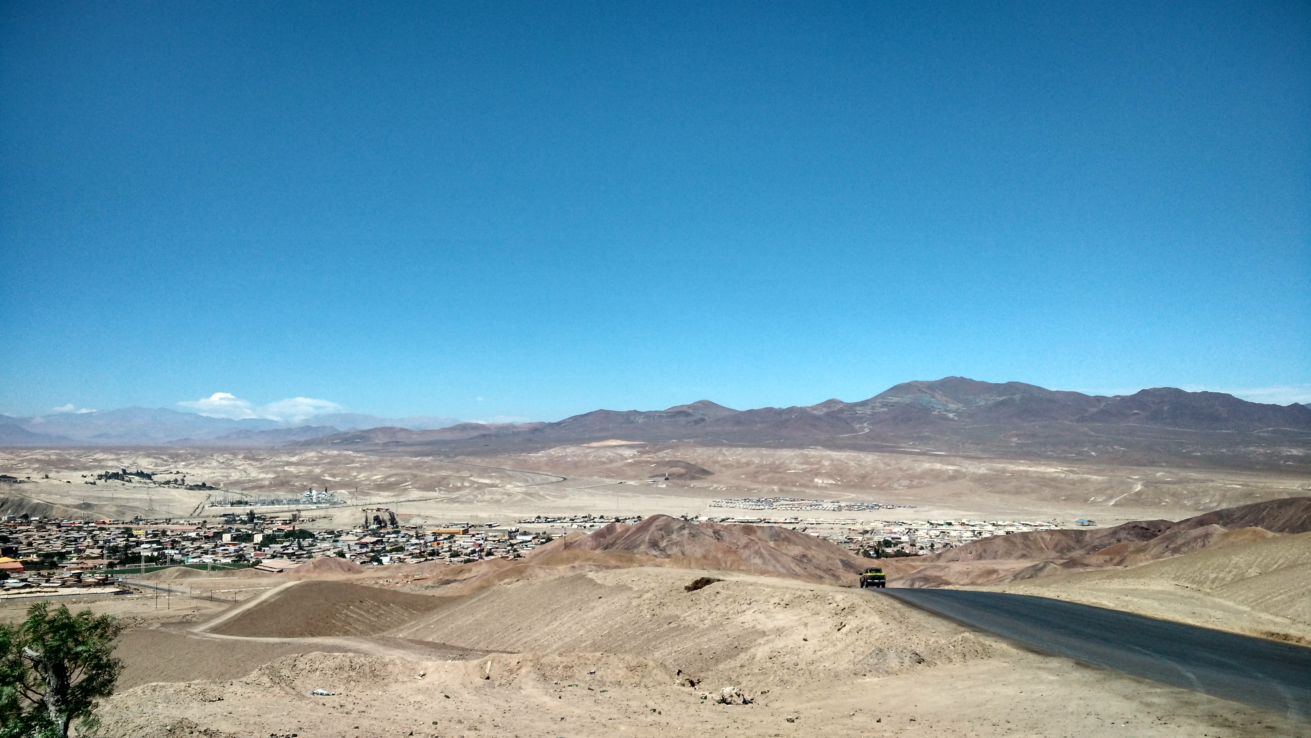 Roberto Moris visitó Diego de Almagro a un año de los aluviones para revisar proyectos de reconstrucción en la cuenca del río Salado
