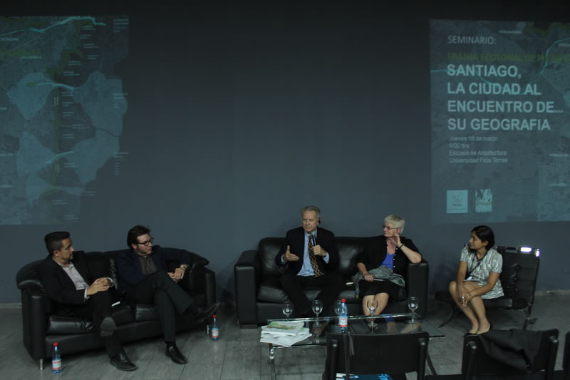 Jorge Gironás participó en seminario “Santiago, la ciudad al encuentro de su geografía”