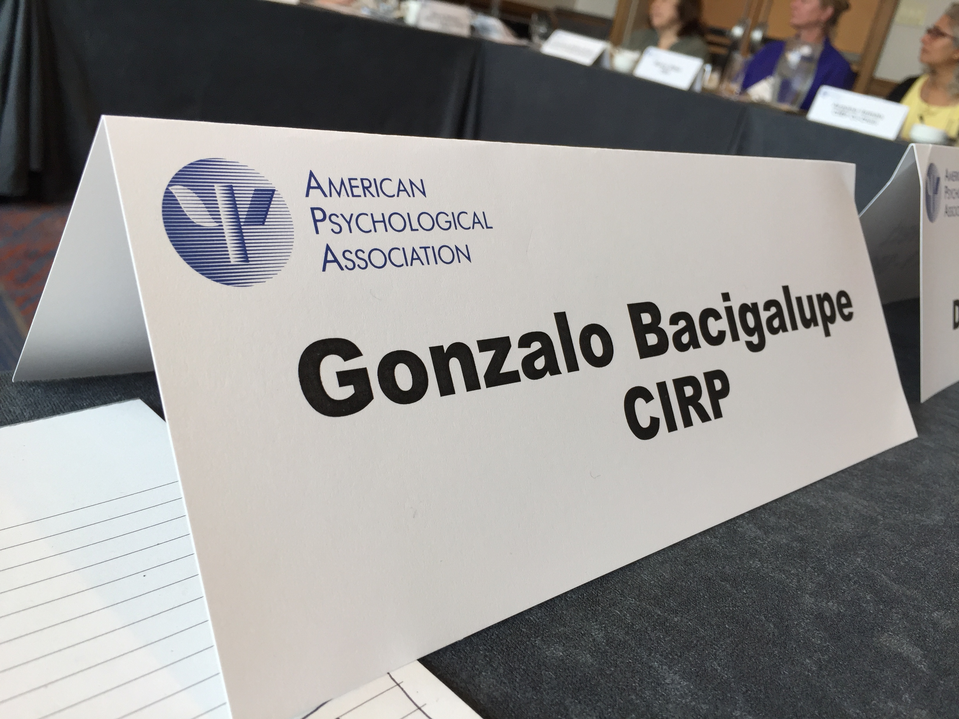 Investigador de CIGIDEN Gonzalo Bacigalupe recibió premio a la trayectoria de la American Psychological Association