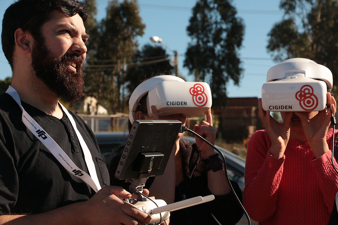 Con drones y lentes 3D vecinos de Valparaíso conocieron las amenazas naturales de su territorio