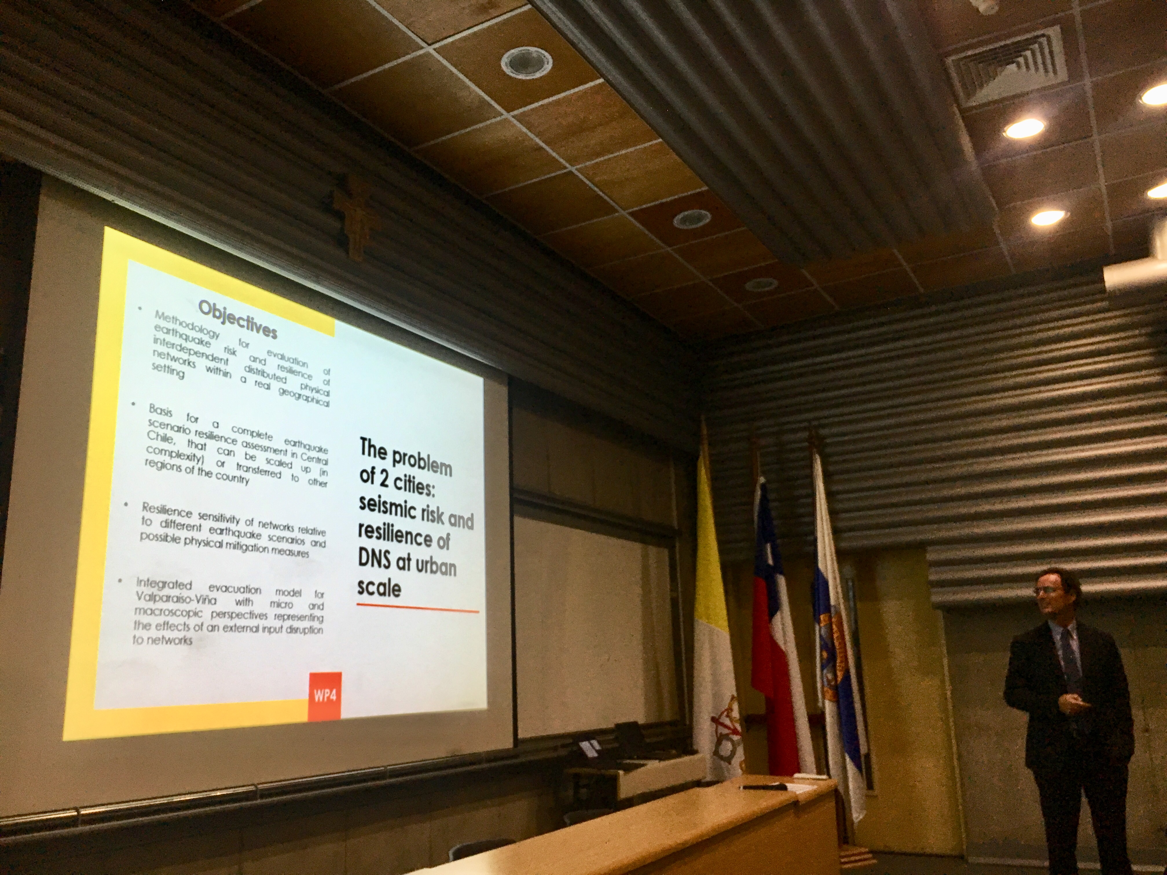 Seminario abordó la relación entre riesgo sísmico y el impacto en sistemas interdependientes en ciudades