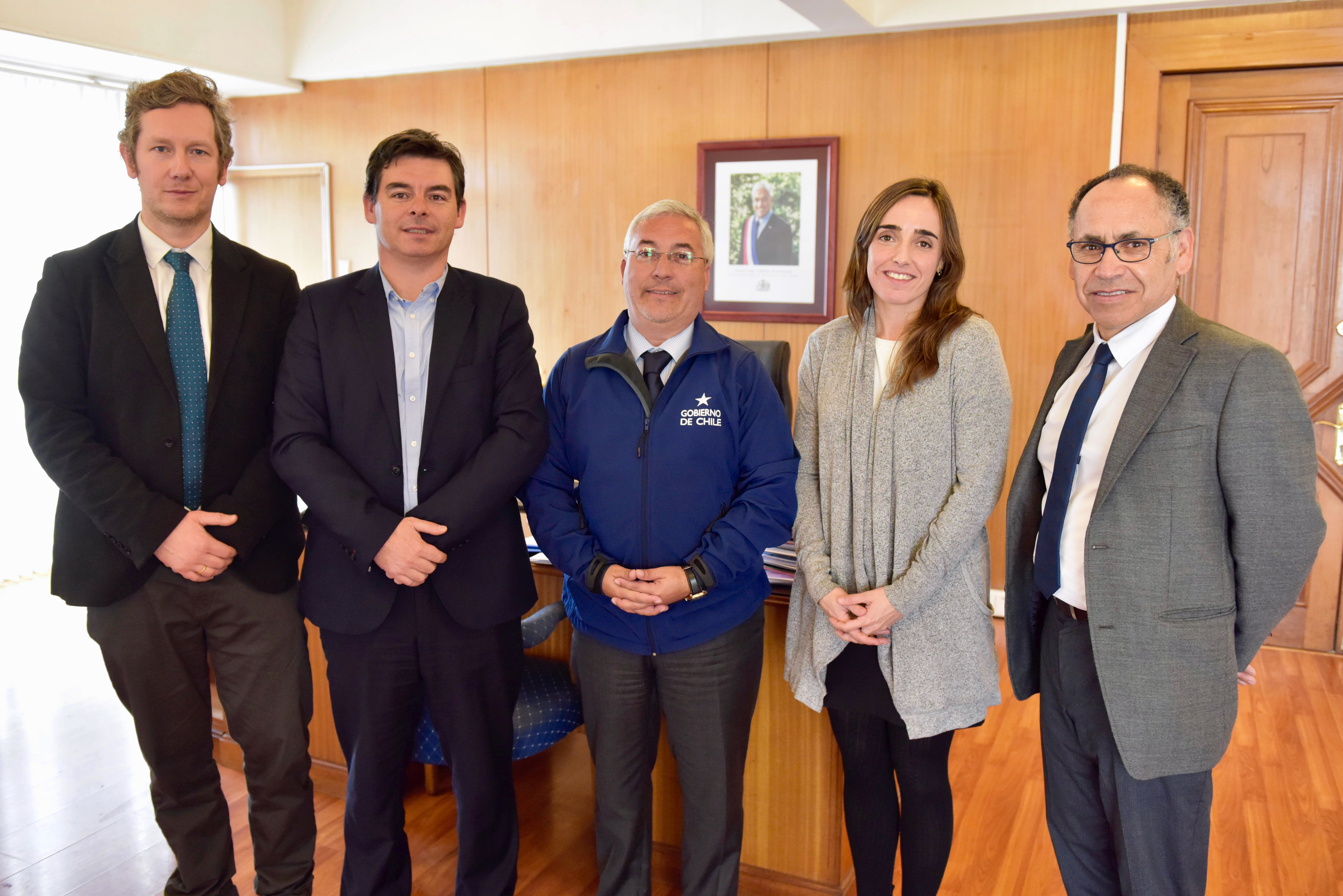 Centro de investigación CIGIDEN entrega inédito estudio de la zona norte al intendente de Tarapacá   