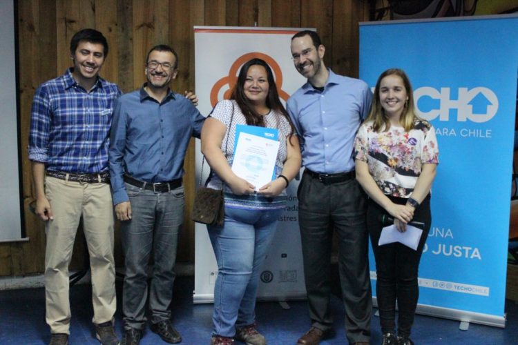 CIGIDEN participa en capacitación de Techo-Chile a líderes sociales en gestión de riesgo de desastres