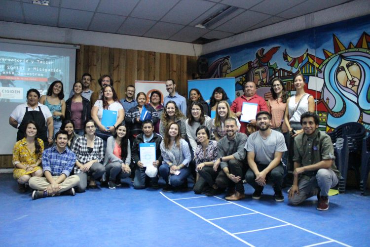 CIGIDEN participa en capacitación de Techo-Chile a líderes sociales en gestión de riesgo de desastres