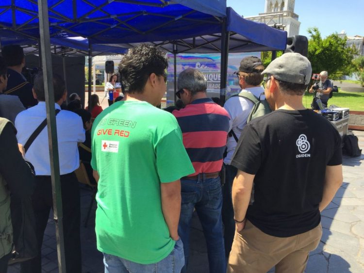 Científicos dialogan con la comunidad de Iquique sobre terremotos y tsunamis