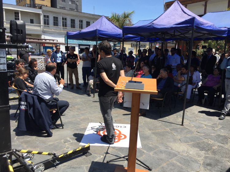 Científicos dialogan con la comunidad de Iquique sobre terremotos y tsunamis