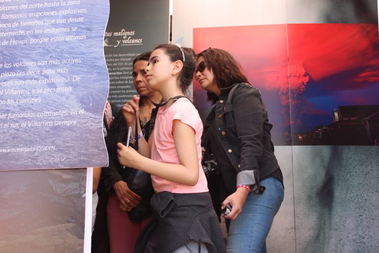 CIGIDEN participa en feria científica «Ciencia al parque»