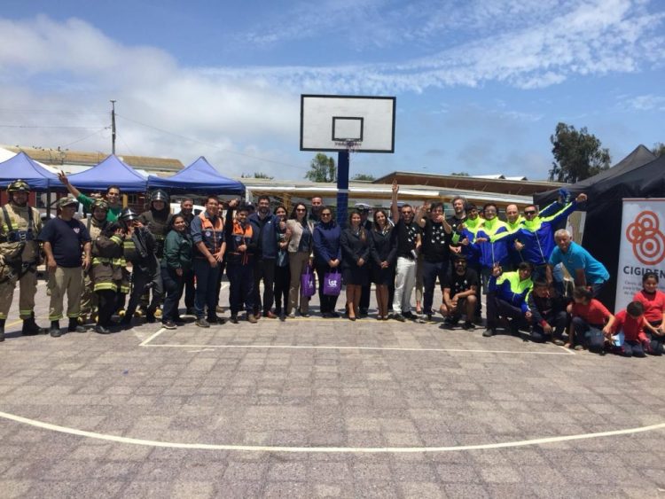 Feria preventiva y conversatorio ciudadano abordó riesgos de tsunami en la comuna de Cartagena