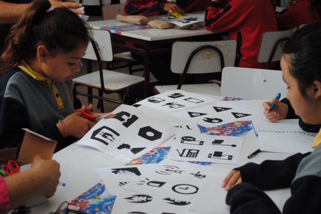 Estudiantes de Talcahuano se familiarizaron con íconos de emergencia y situaciones de riesgo de desastres