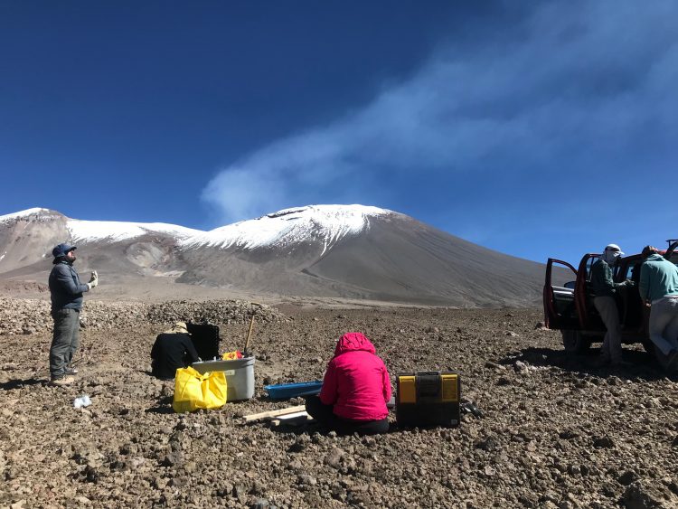 Científicos observarán volcanes activos en Chile con imágenes satelitales en tiempo real