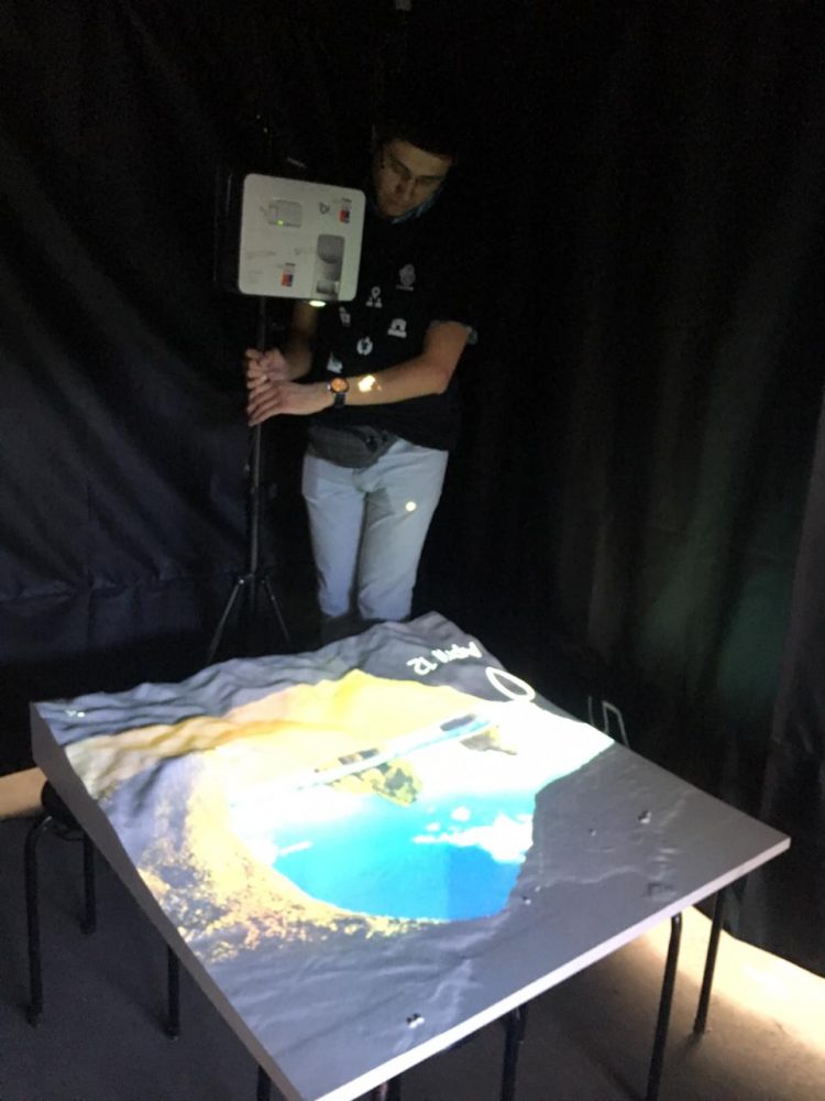 CIGIDEN participa en festival de la ciencia en Antofagasta con simuladores de aluviones, tsunamis y volcanes