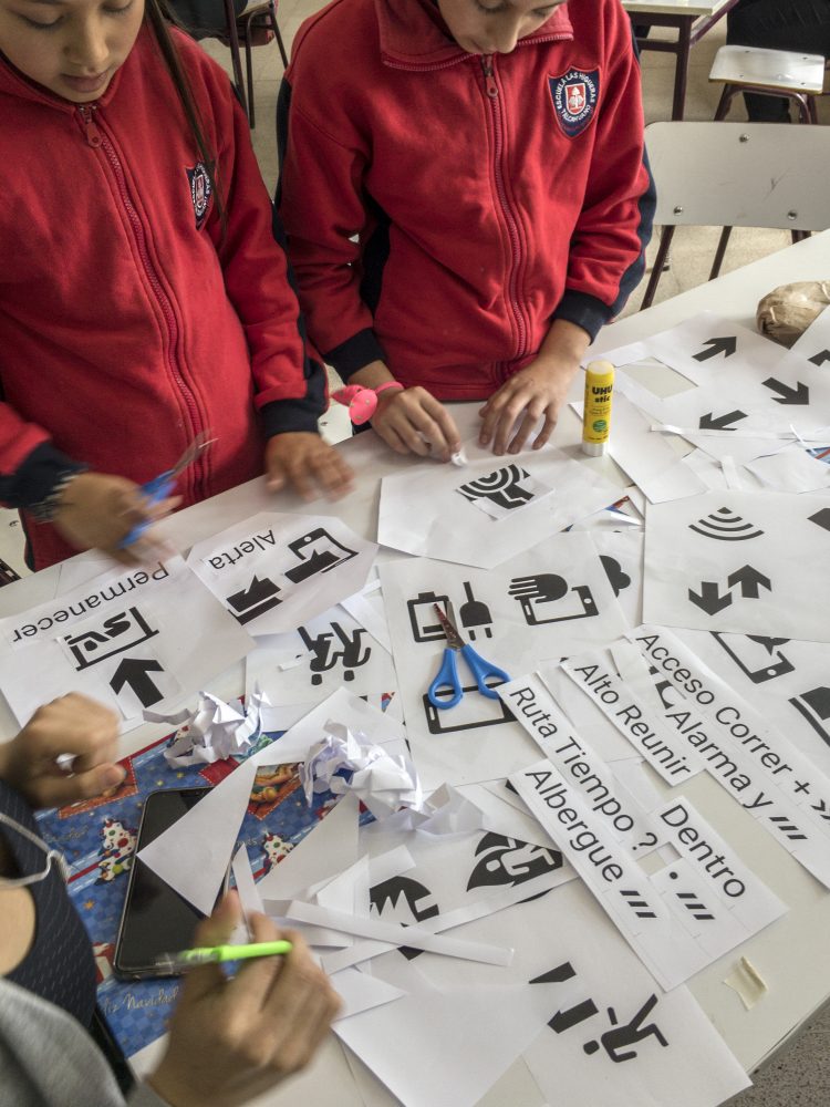 Presentan guía con herramientas de diseño para gestionar emergencias de forma local
