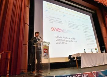 Investigadores de CIGIDEN participan en seminario sobre borde costero y cambio climático en Coronel