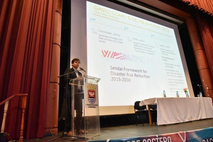 Investigadores de CIGIDEN participan en seminario sobre borde costero y cambio climático en Coronel