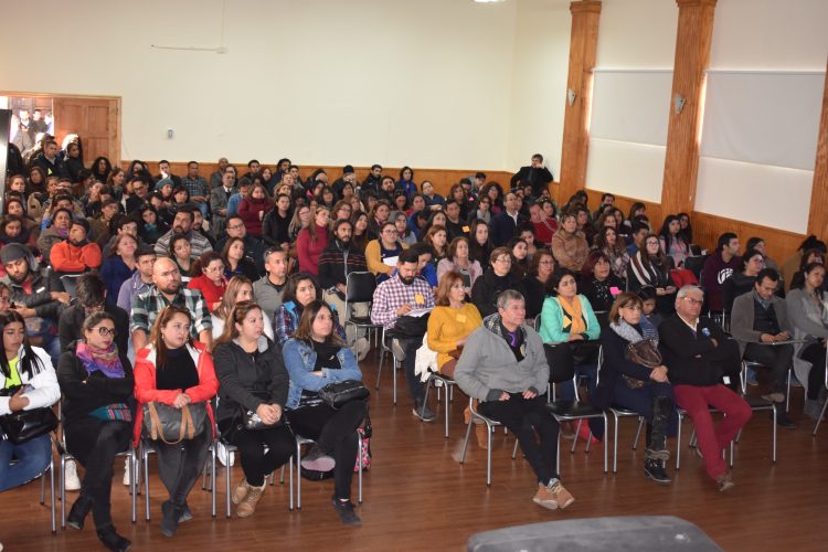 CIGIDEN realiza taller consultivo sobre riesgos y desastres con más de 200 educadores de Cartagena
