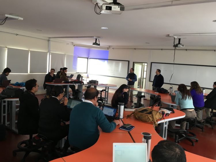 Expertos internacionales en tsunamis visitan Chile y se reúnen con investigadores de CIGIDEN, SHOA, ONEMI y estudiantes