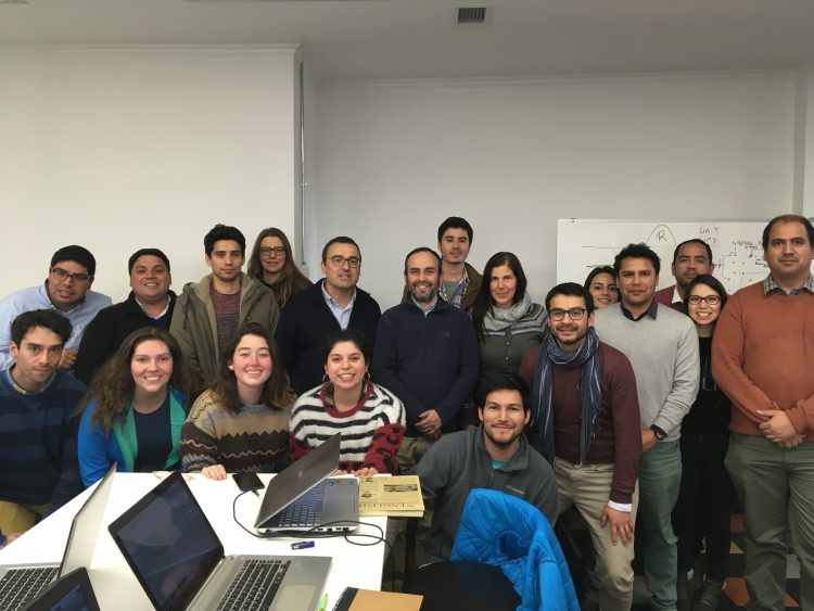 Expertos internacionales en tsunamis visitan Chile y se reúnen con investigadores de CIGIDEN, SHOA, ONEMI y estudiantes