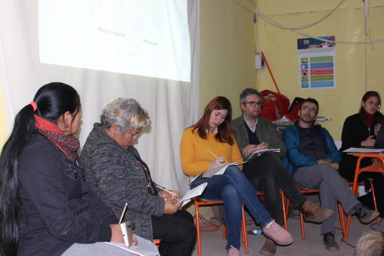 Conversatorio, mapeo comunitario y taller de riesgo aluvionar en macrocampamento en Antofagasta
