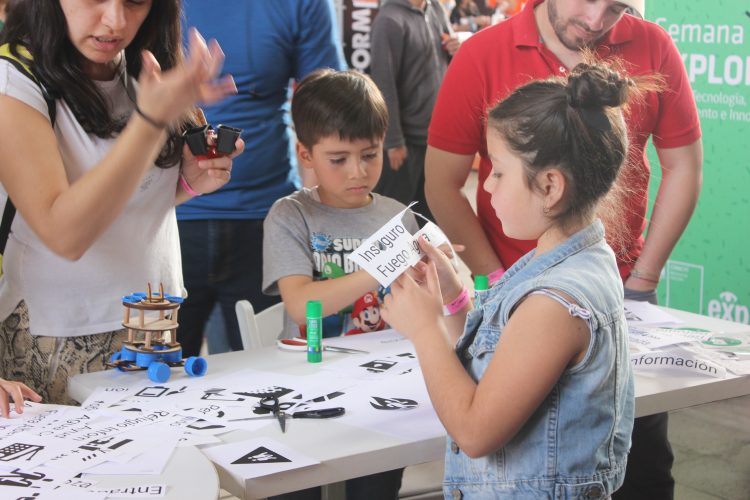 Fiesta de divulgación científica acoge a más de 14 mil visitantes de la Región Metropolitana