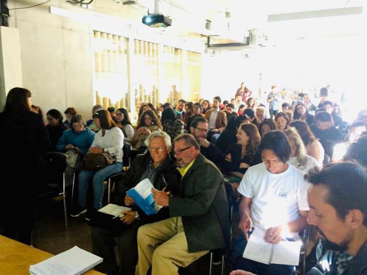 Crisis socioambiental, conservación de la costa y fórmulas de participación local son debatidos en encuentro científico ciudadano en Valparaíso