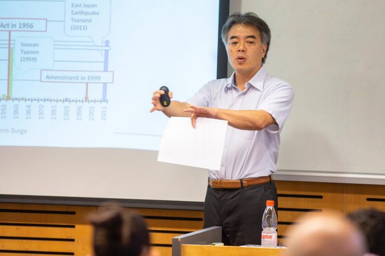 Experto Japonés en modelamiento de tsunamis dio a conocer nueva plataforma global para la mitigación de desastres