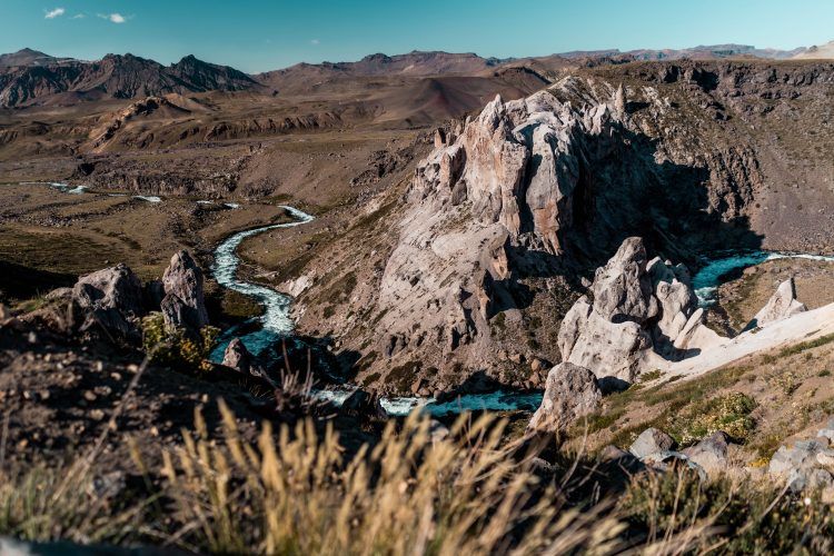 Valle de los Condores, camino a Laguna del Maule.