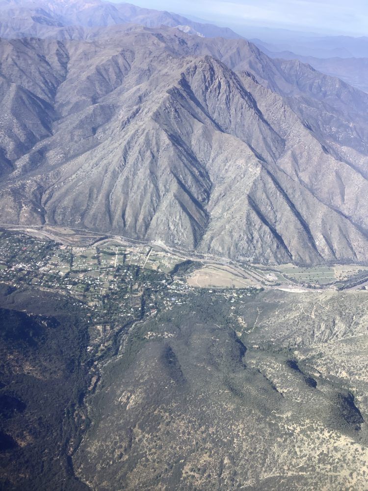 Científicos realizan sobrevuelo para estudiar las multiamenazas en la cuenca del Río Maipo