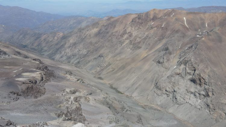 Científicos realizan sobrevuelo para estudiar las multiamenazas en la cuenca del Río Maipo