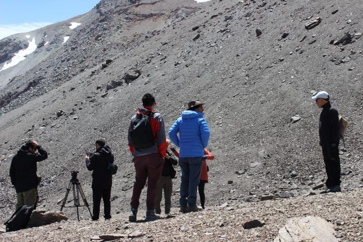 Científicos realizan sobrevuelo para estudiar las multiamenazas en la cuenca del Río Maipo