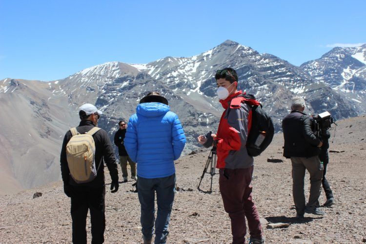 Científicos realizan sobrevuelo para estudiar las multiamenazas en la cuenca del Río Maipo