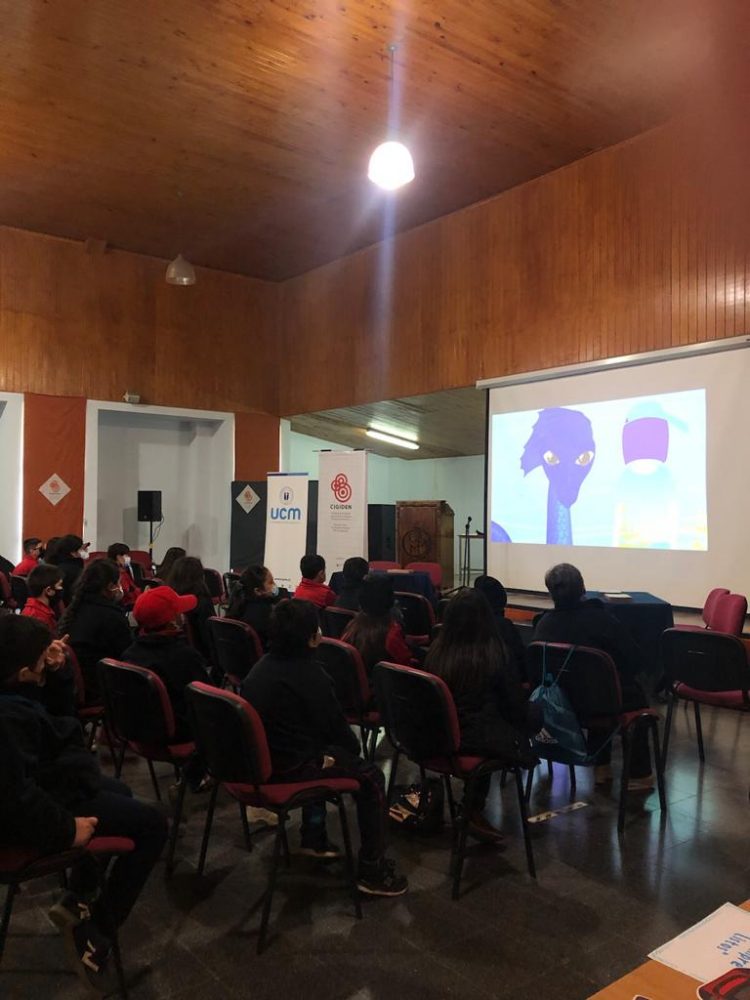 Feria sobre riesgos y ecosistemas costeros en Constitución reúne a más de 200 estudiantes