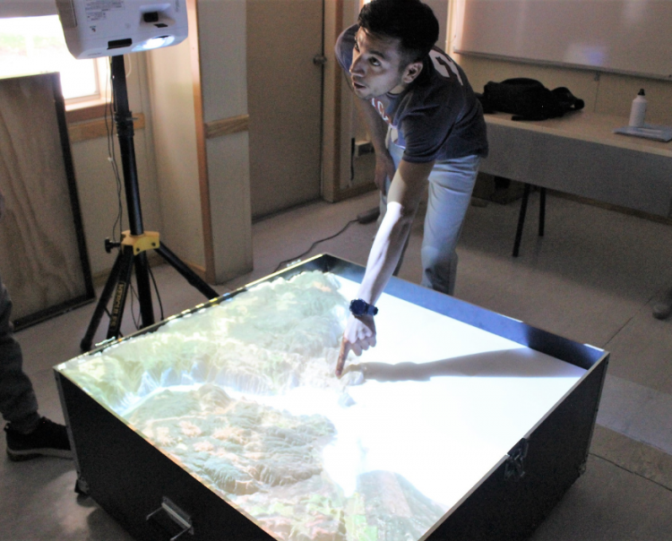 Investigador CIGIDEN crea curso para el programa Penta UC sobre terremotos y tsunamis