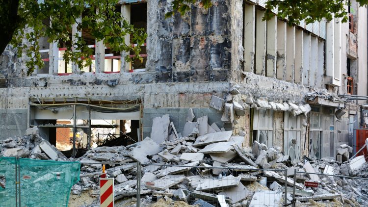 ¿Qué diferencia a los terremotos chilenos del destructivo sismo 7.0 de Grecia y Turquía?