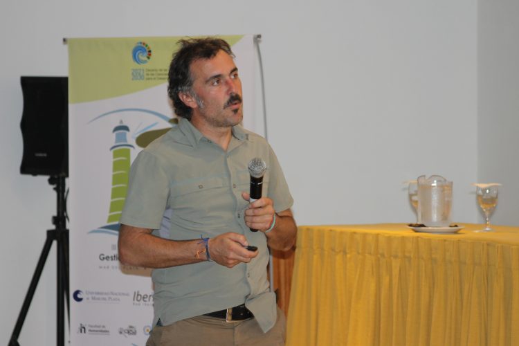 Científicos de CIGIDEN participan en el III Congreso Iberoamericano de Gestión Integrada de Áreas Litorales