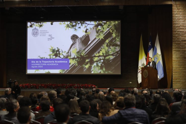 Investigadores CIGIDEN fueron reconocidos por su trayectoria académica en la UC