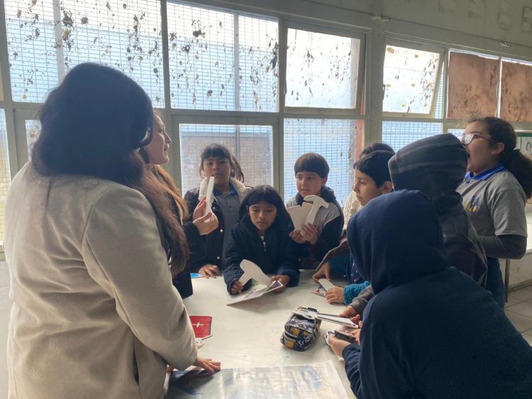 Estudiantes de enseñanza básica aprenden sobre Gestión del Riesgo de Desastres 
