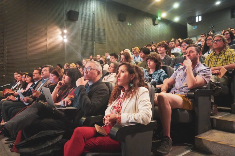 Lanzan libro que conecta a la ciencia con los tomadores de decisión en el ámbito del riesgo de desastres