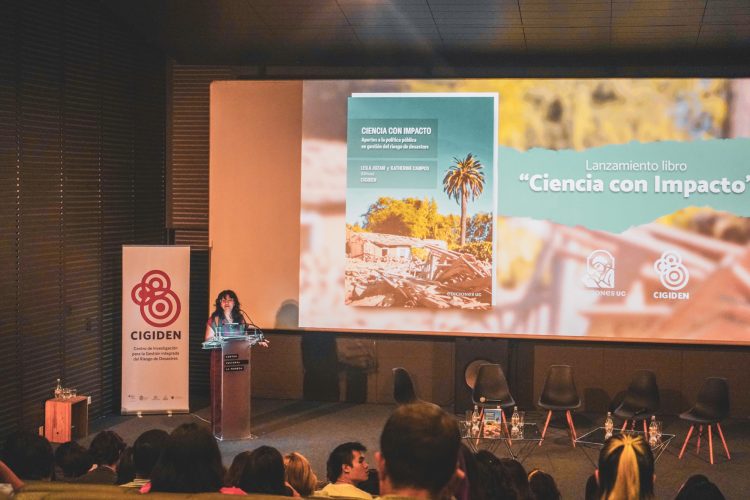 Lanzan libro que conecta a la ciencia con los tomadores de decisión en el ámbito del riesgo de desastres