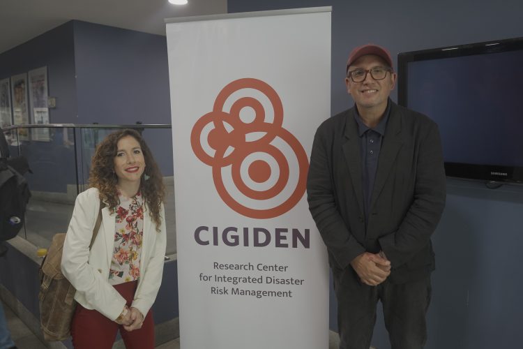 Lanzan libro que conecta a la ciencia con los tomadores de decisión en el ámbito del riesgo de desastres