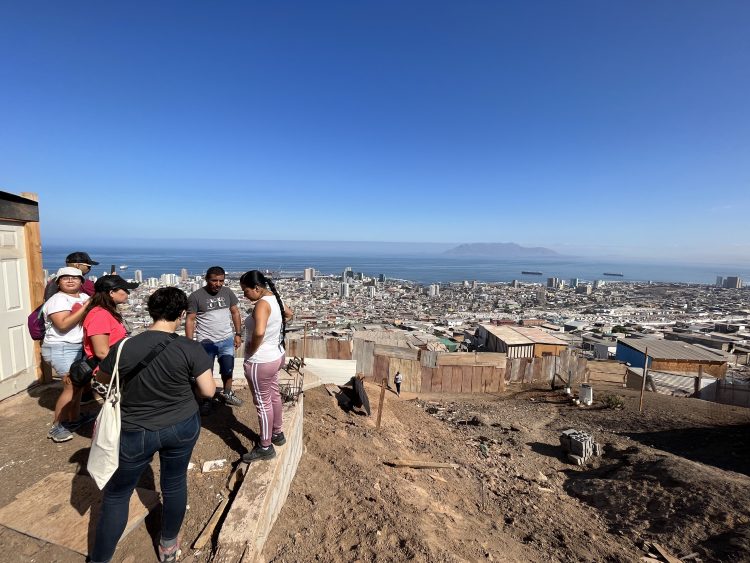 Presentan resultados en torno al riesgo de aluvión ante autoridades y la comunidad en Antofagasta