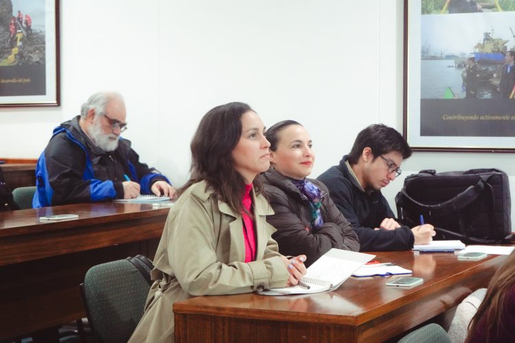 Presentan en el SHOA libro con propuestas para la política pública en materia de desastres