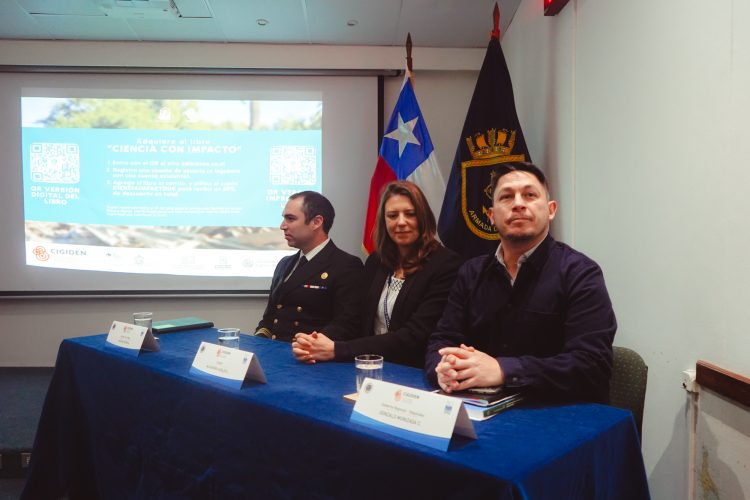 Presentan en el SHOA libro con propuestas para la política pública en materia de desastres