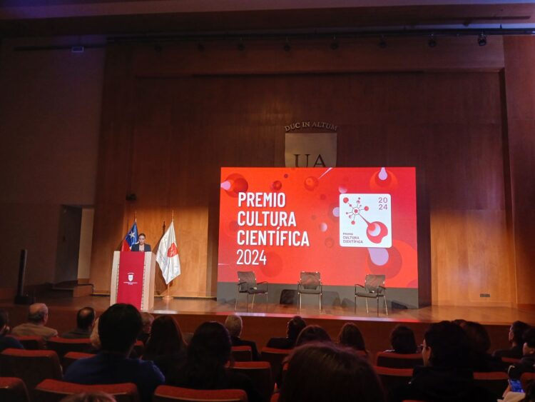 El libro Ciencia con Impacto fue nominado en la primera edición del Premio Cultura Científica 2024