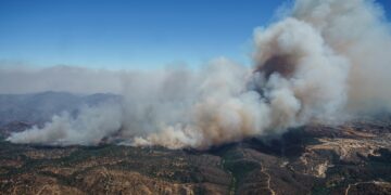 Investigaciones sobre incendios revelan la importancia de las redes comunitarias para reducir el riesgo y mejorar la respuesta institucional