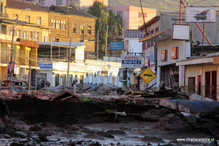 Estudio revela los principales factores que potenciaron la inundación y aluvión de Chañaral en el año 2015