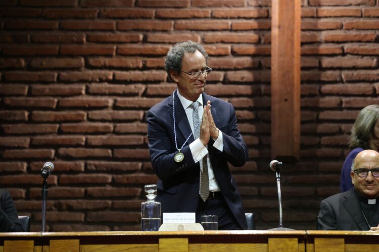Compromiso con la ciencia y la sociedad: Juan Carlos de la Llera, nuevo rector UC