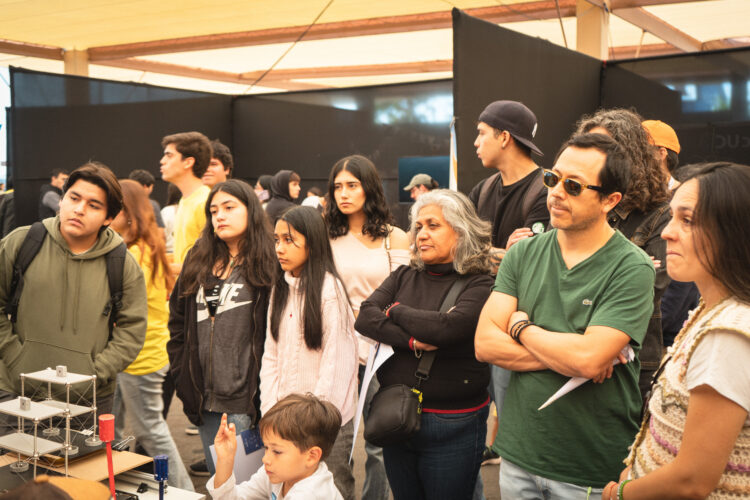 CIGIDEN transforma la ciencia del riesgo en experiencia sensorial en Puerto de Ideas Antofagasta 2025