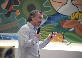 Cigiden R+ consolida lazos en Ecuador: Investigador Patricio Winckler promueve estrategias de ingeniería costera y resiliencia en Manabí&nbsp;